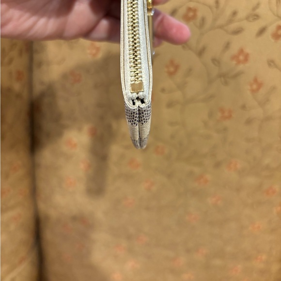 Louis Vuitton Key Pouch - Picture 7 of 12